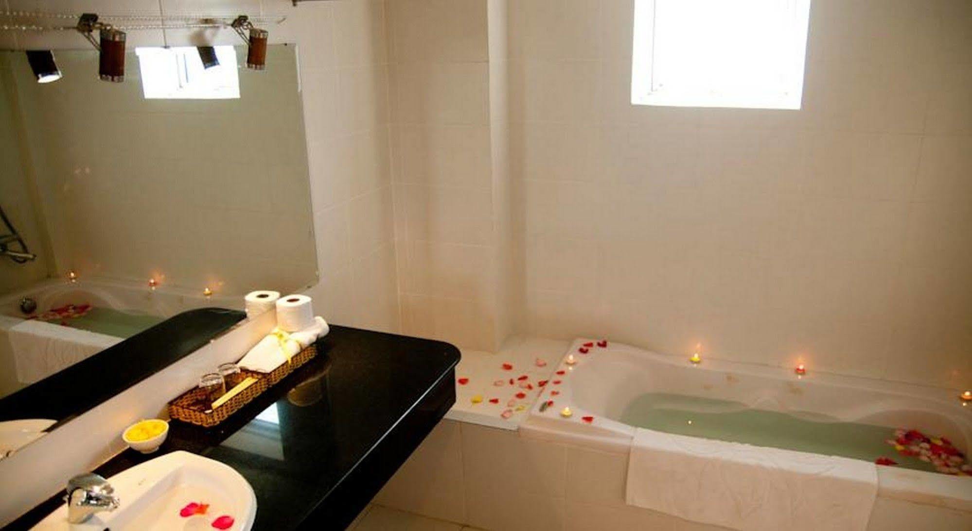 Golden Lotus Hotel Huế Kültér fotó